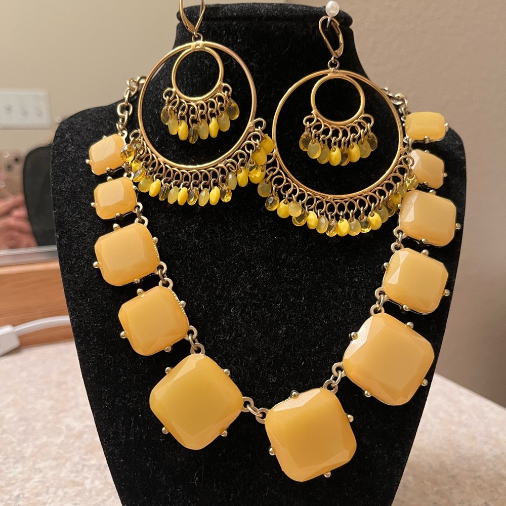 Necklace & Earrings Set
